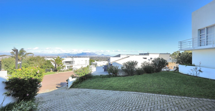5 Bedroom Property for Sale in Plattekloof Western Cape